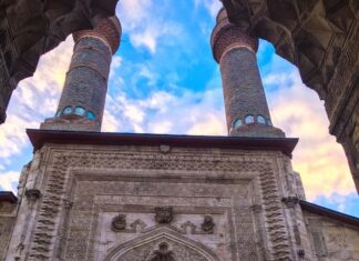 Erzurumda Türbedar Hatun Baba ve Ziyaretgâhlar